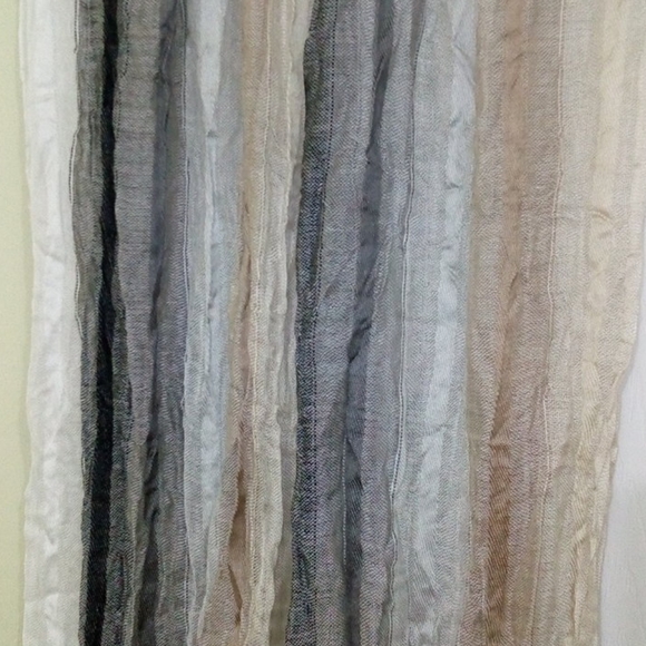 NWOT Vince Camuto scarf - Picture 5 of 7